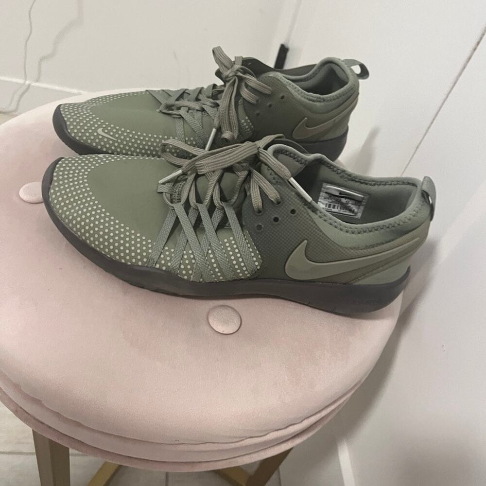 NEW Nike Free Training 7 Shield Green Sneakers Size 10 - Picture 5 of 8